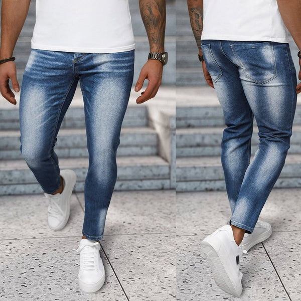 Klassiskt ljusblåa herrjeans