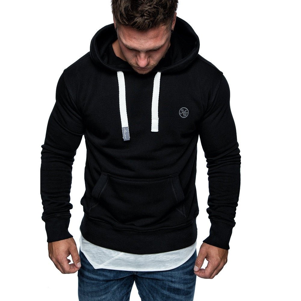 Svart herr hoodie från Amaci & Sons framifrån