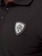 Svart Herrtröja - Herrpiké med Patch zoomad