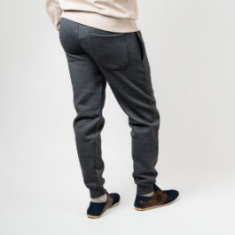 Mjukisbyxor mörkgråa modell Stockholm JHNsport bakifrån