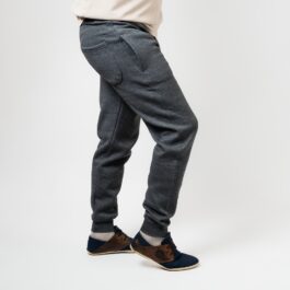 Mjukisbyxor mörkgråa modell Stockholm JHNsport från sidan