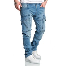Ljusblåa cargo jeans med skön stretch från sidan
